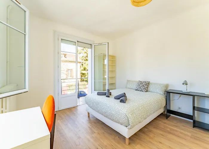 Apartment Spacieux T6 Du Pouset - 10 Personnes Equipe Toulouse