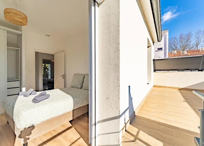 Apartment Spacieux T6 Du Pouset - 10 Personnes Equipe